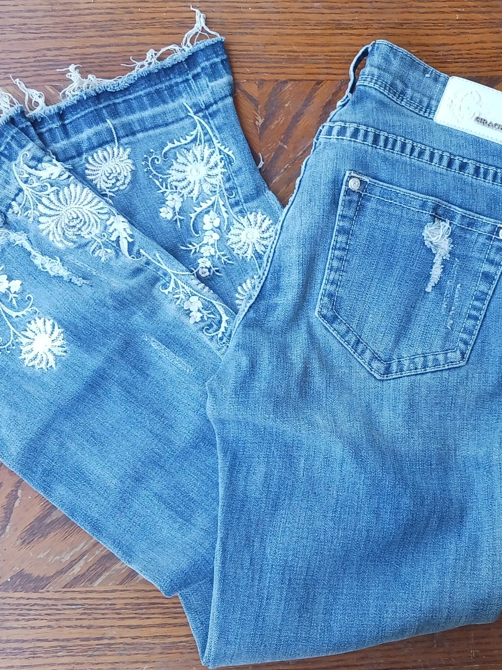 Grace Embroidered Fray-Hem Wide Leg Jeans - Blue